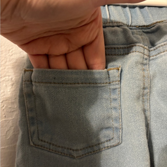 Light wash toddler Vince camuto jeggings 2t - Picture 4 of 7